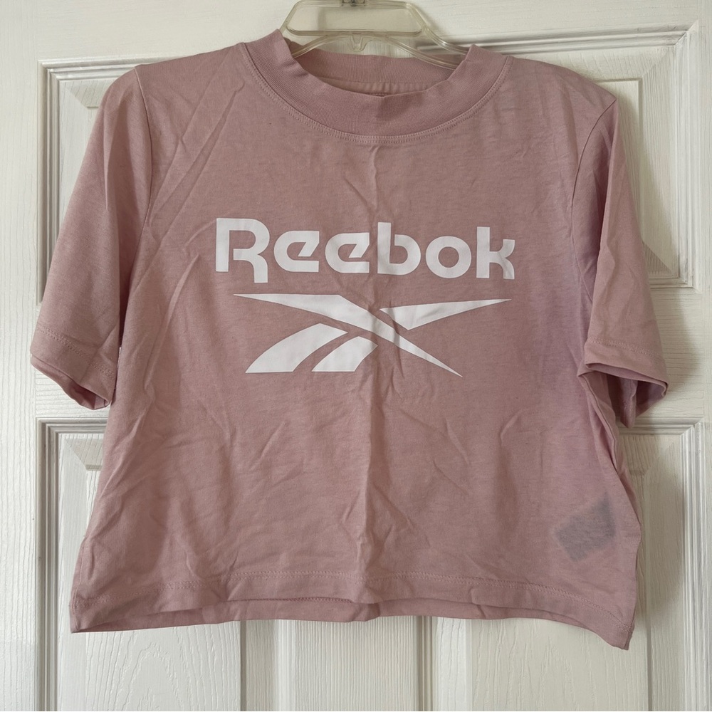 NWOT Reebok Pink Cropped T-Shirt Casual Workout Short Sleeve